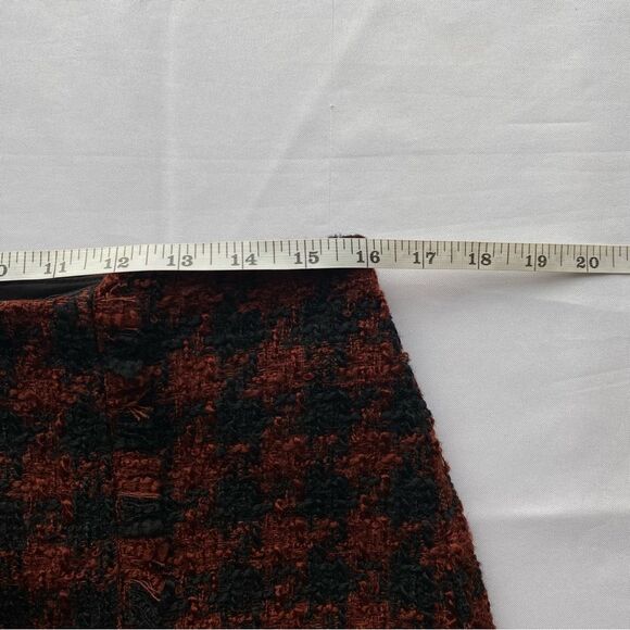 House of Harlow Red and Black Houndstooth Tweed Mini Skirt Size Medium - Picture 13 of 15